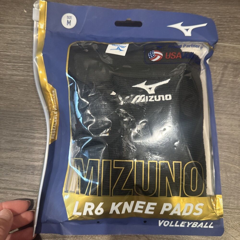 Mizuno LR6 Volleyball Knee Pads Size M Black Reclosable Package New